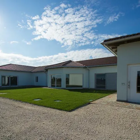 Campofiore Bed & Breakfast 3*